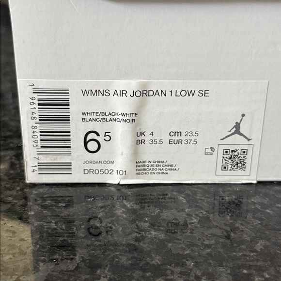 Nike Air Jordan 1 Low SE - Picture 12 of 15